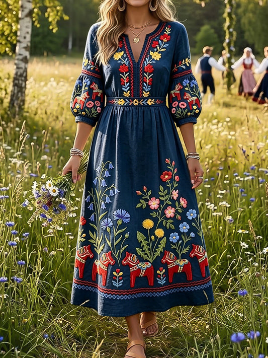Vintage Swedish Rocking Horse Bleuet Floral V-Neck Dress des femmes